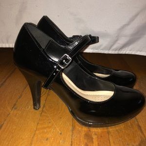 Women’s Black Kitten Heels